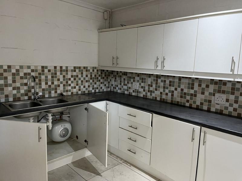 To Let commercial Property for Rent in Paarden Eiland Western Cape